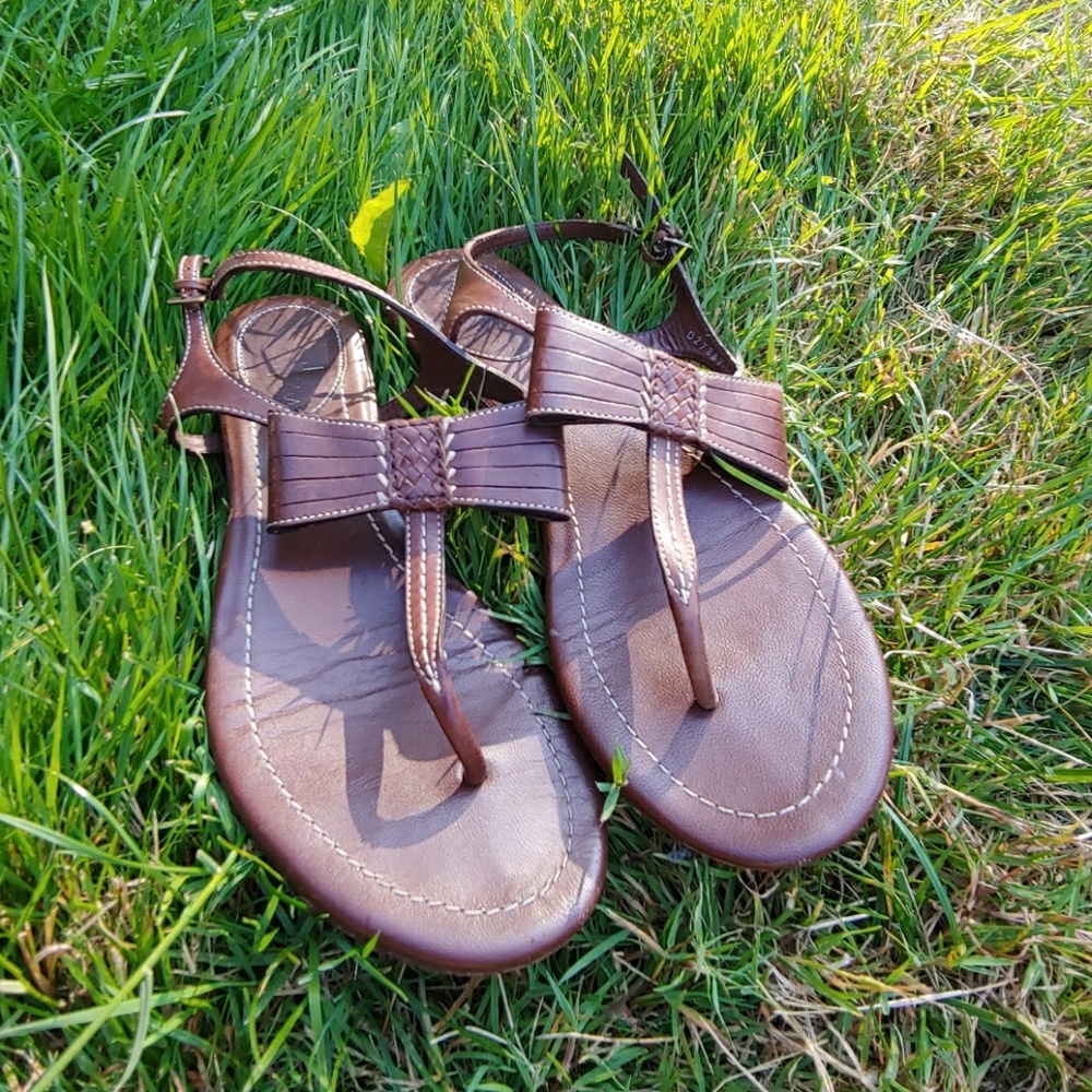 Cole Haan Cute Leather Bow Sandals